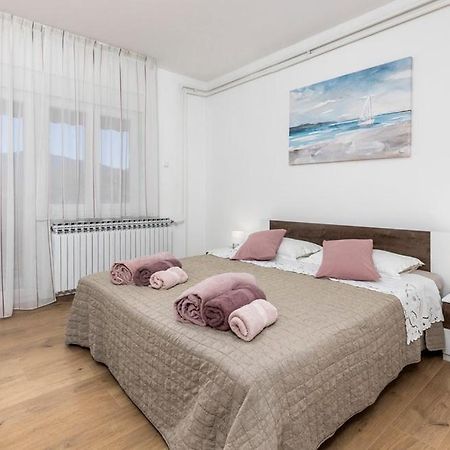 Apartman Nora Mucici Exteriör bild
