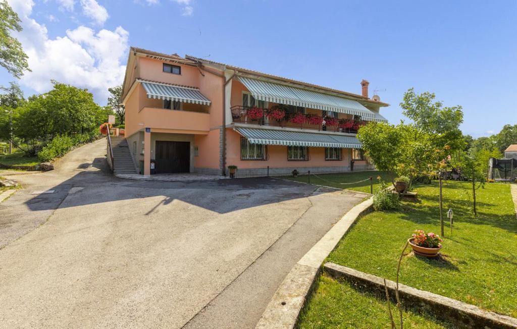 Apartman Nora Mucici Exteriör bild